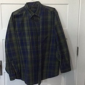 Men’s XL plaid sport shirt.
